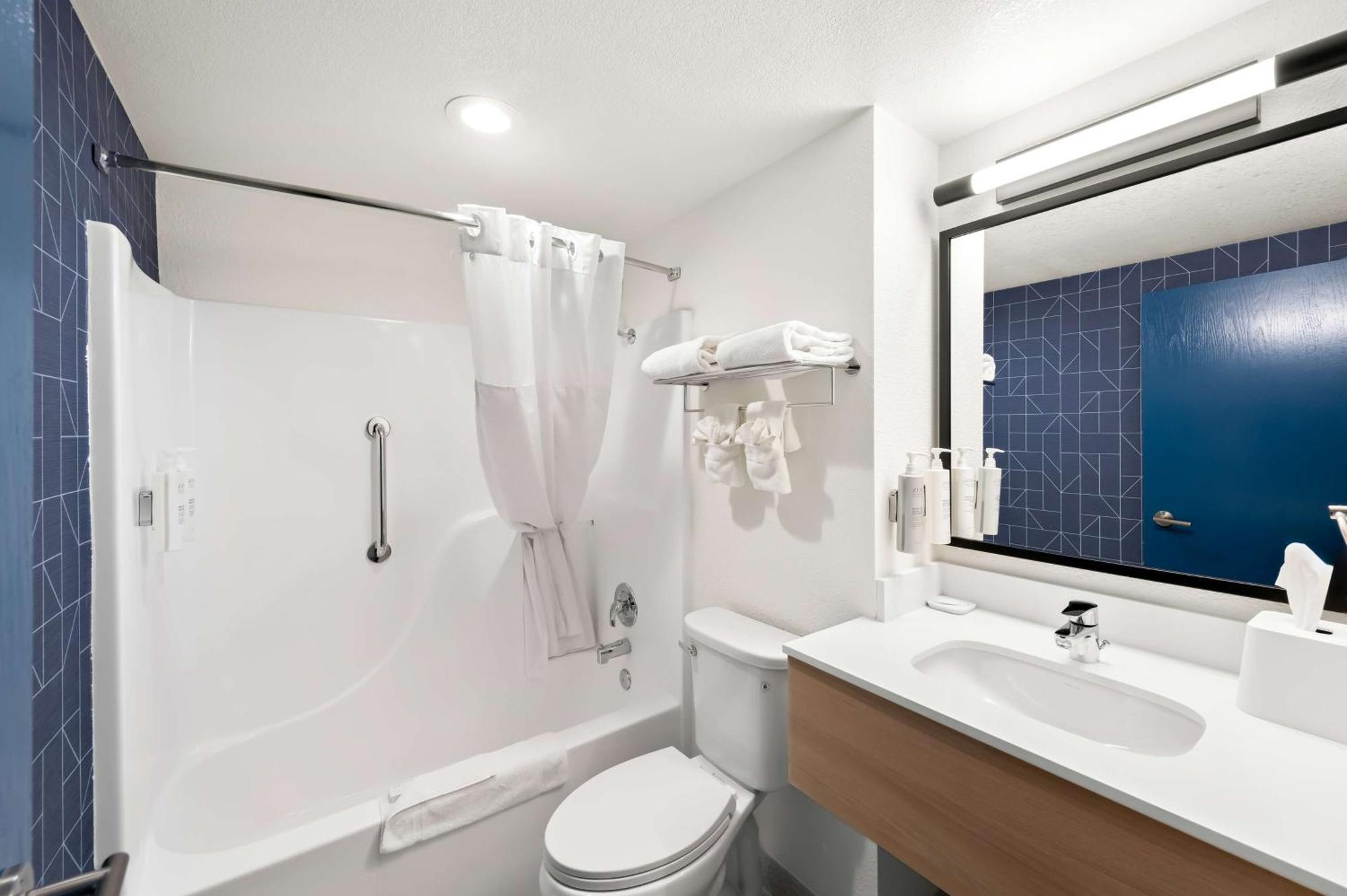 Spark By Hilton Branson Meadows Екстер'єр фото